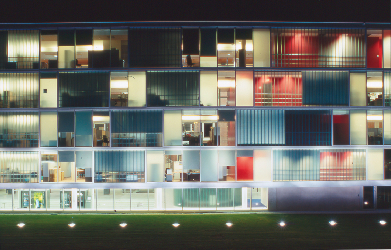 Carta – Reichen et Robert - RRA∏personaproduction_RÇalisation_0041BELB5_detail fac principale nuit.jpg