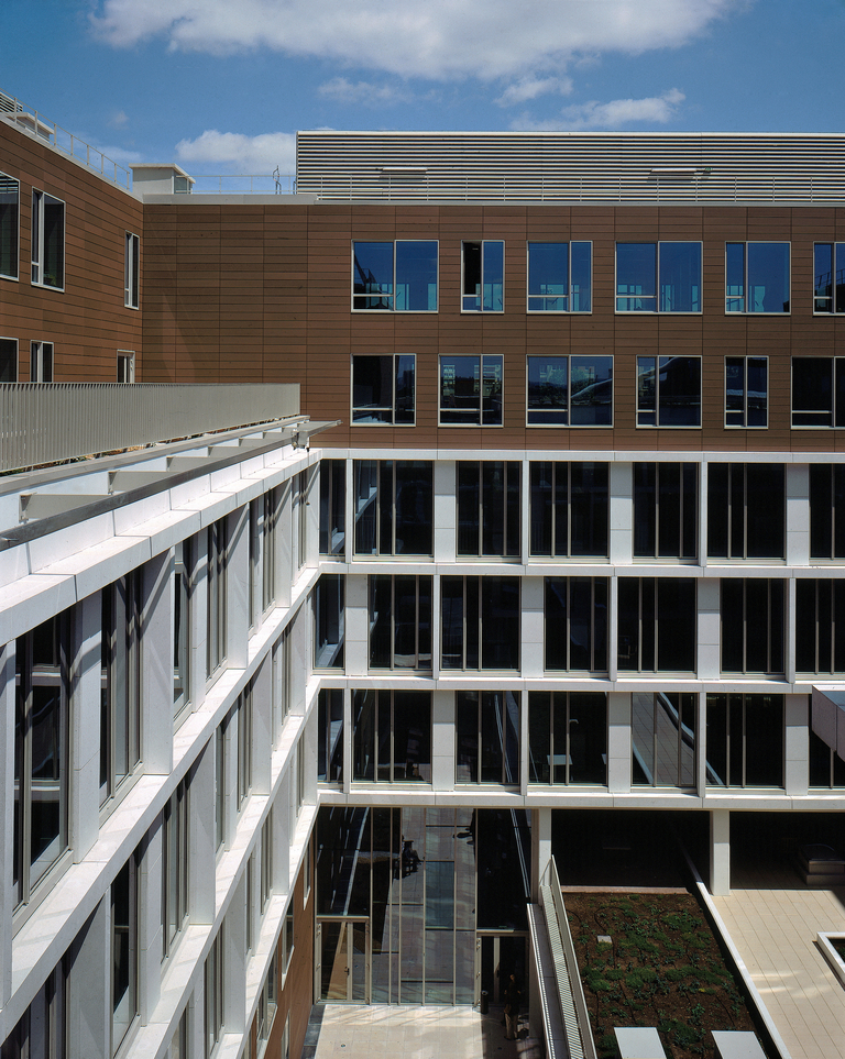 Carta – Reichen et Robert - Alstom St Ouen_RR&A∏Olivier Wogenscky_R008_Scan HD.jpg