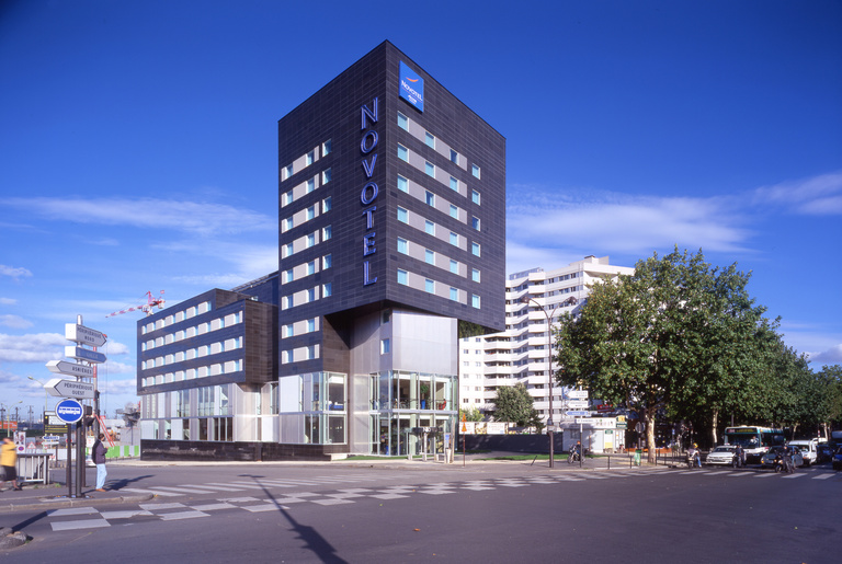 Carta – Reichen et Robert - ∏Luc Boegly_ext-1.jpg