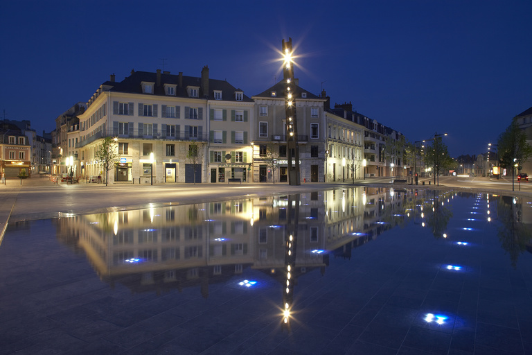 Carta – Reichen et Robert - MHR Chartres Place des Epars-Xavier Boymond.jpg