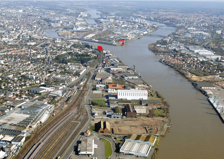 Carta – Reichen et Robert - Reichen et Robert Associes- renouvellement urbain-Le Bas Chantenay-Nantes-vue aerienne reperage cap44-grue.jpg