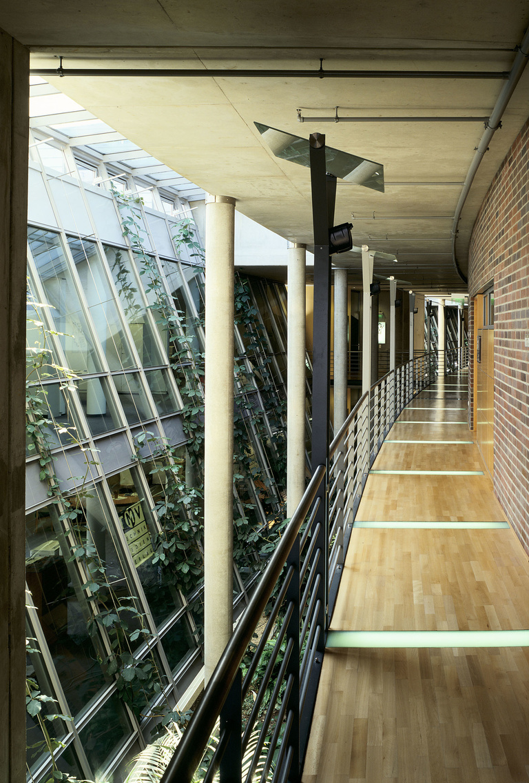 Carta – Reichen et Robert - RRA_NICOLAS BOREL_OBERHAUSEN_ALLEMAGNE_COURSIVE_005.jpg