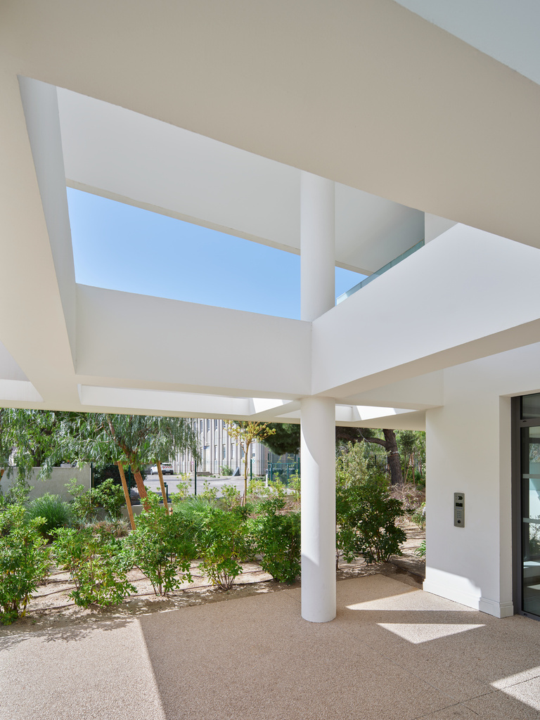 Baaum - CARRA_David GIANCATARINA_white&sea_1815.jpg